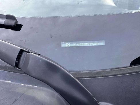 Used 2017 Chevrolet Malibu LT image 26