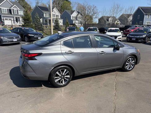 Used 2021 Nissan Versa SV FWD image 7