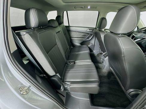Used 2023 Volkswagen Tiguan SE FWD image 27