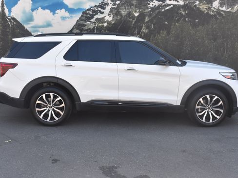 Used 2021 Ford Explorer ST w/ Equipment Group 401A AWD/4WD image 2