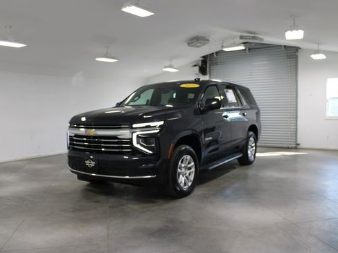 Used 2025 Chevrolet Tahoe LT AWD/4WD image 4