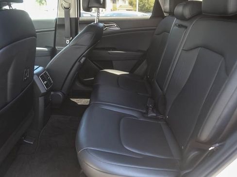 Certified 2025 Kia Sportage EX FWD image 19