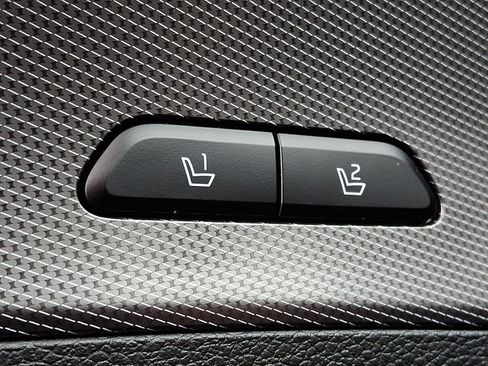 Used 2025 Kia Sportage SX image 29