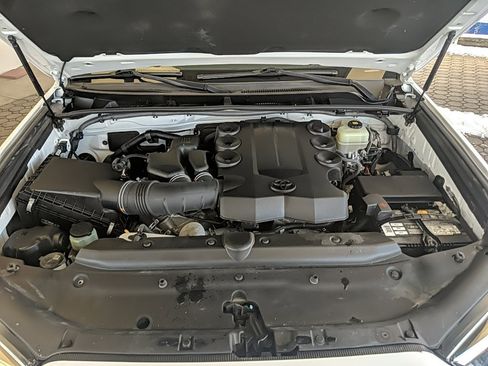 Used 2017 Toyota 4Runner SR5 Premium image 30