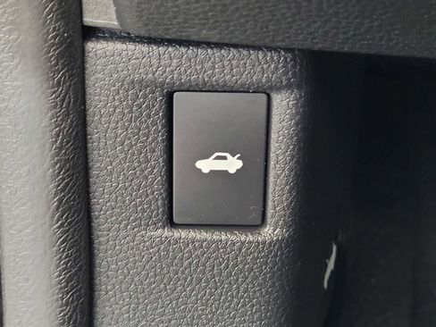 Used 2023 Honda Accord EX image 18