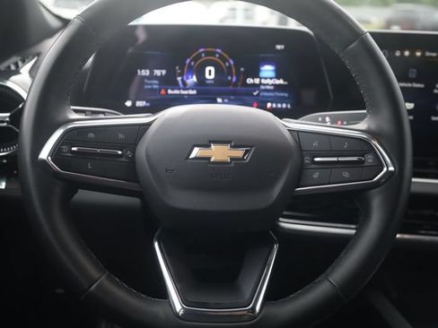 Used 2025 Chevrolet Equinox LT FWD image 11