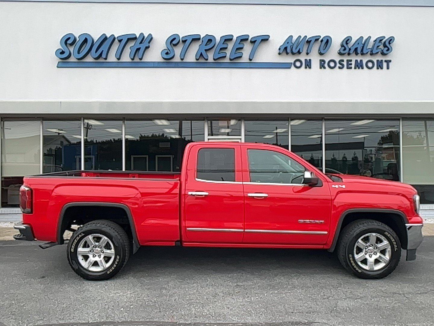 Used 2017 GMC Sierra 1500 SLT AWD/4WD image 1