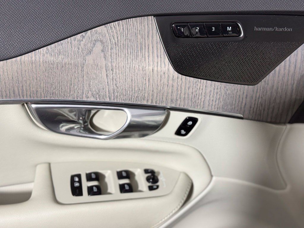 Used 2023 Volvo XC90 B6 Plus w/ Protection Package Premier AWD/4WD image 22