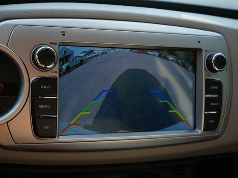 Used 2012 Toyota Yaris LE FWD image 27