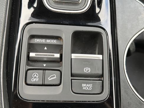 Certified 2023 Honda Pilot Elite image 9