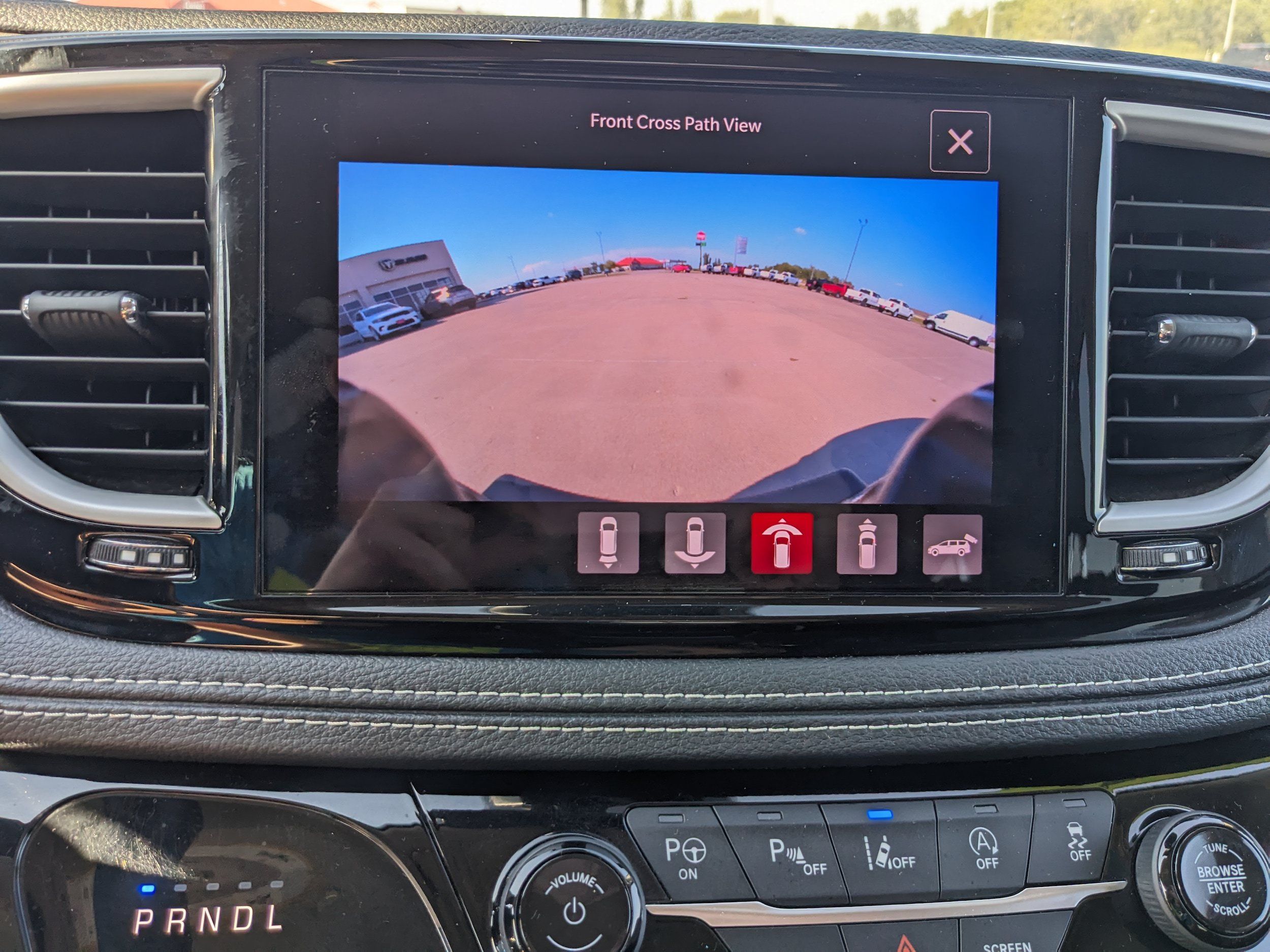 Used 2022 Chrysler Pacifica Touring-L w/ Uconnect Theater Family Group AWD/4WD image 28