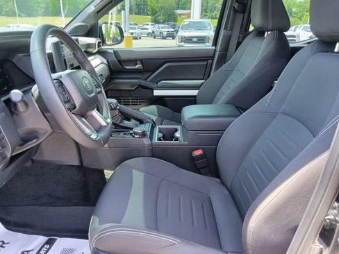 Used 2024 Toyota Tacoma TRD Off-Road AWD/4WD image 15