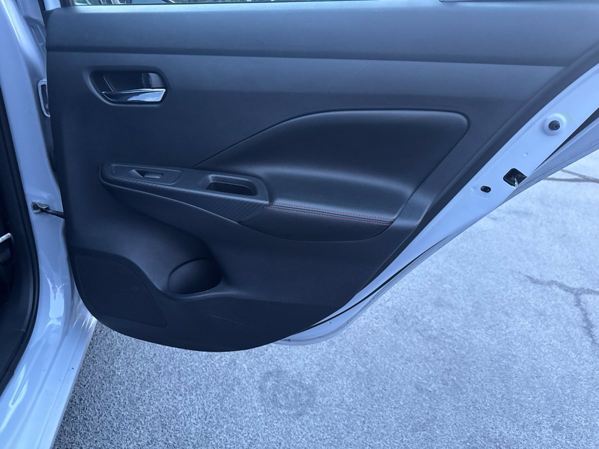 Used 2025 Nissan Versa SR FWD image 34