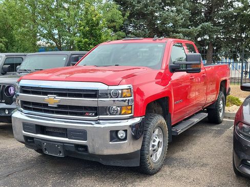 Used 2018 Chevrolet Silverado 2500 LT w/ LT Convenience Package AWD/4WD image 3