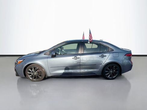 Used 2025 Toyota Corolla SE w/ SE Premium Package FWD image 4