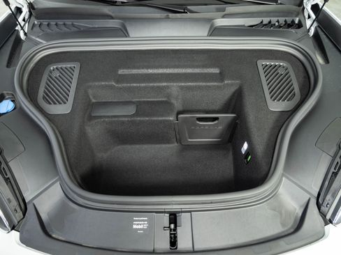 Used 2025 Porsche Macan Electric RWD image 35