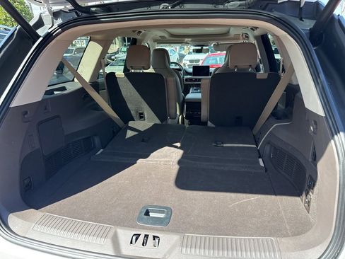 Used 2024 Lincoln Aviator Reserve w/ Equipment Group 201A image 9