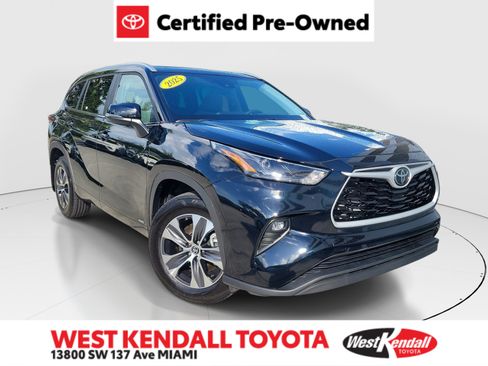 Certified 2025 Toyota Highlander XLE AWD/4WD image 1