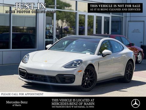 Used 2023 Porsche Panamera RWD image 2