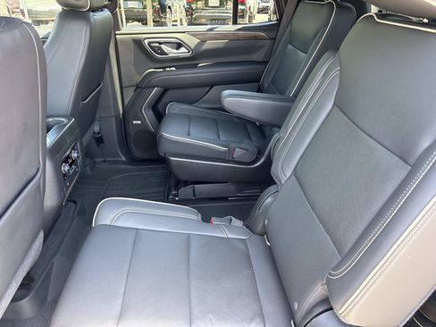 Used 2021 Chevrolet Tahoe Premier w/ Premium Package AWD/4WD image 32