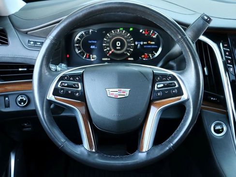 Used 2020 Cadillac Escalade ESV Premium Luxury image 34