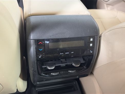 Used 2022 Jeep Grand Cherokee L Limited image 17