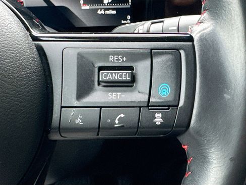 Used 2025 Nissan Kicks SR FWD image 10
