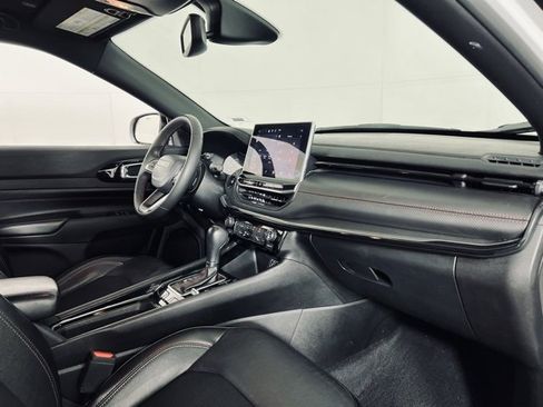 Used 2023 Jeep Compass Trailhawk image 20