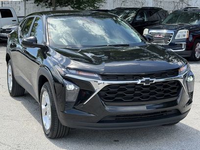 Used 2024 Chevrolet Trax LS w/ LS Convenience Package