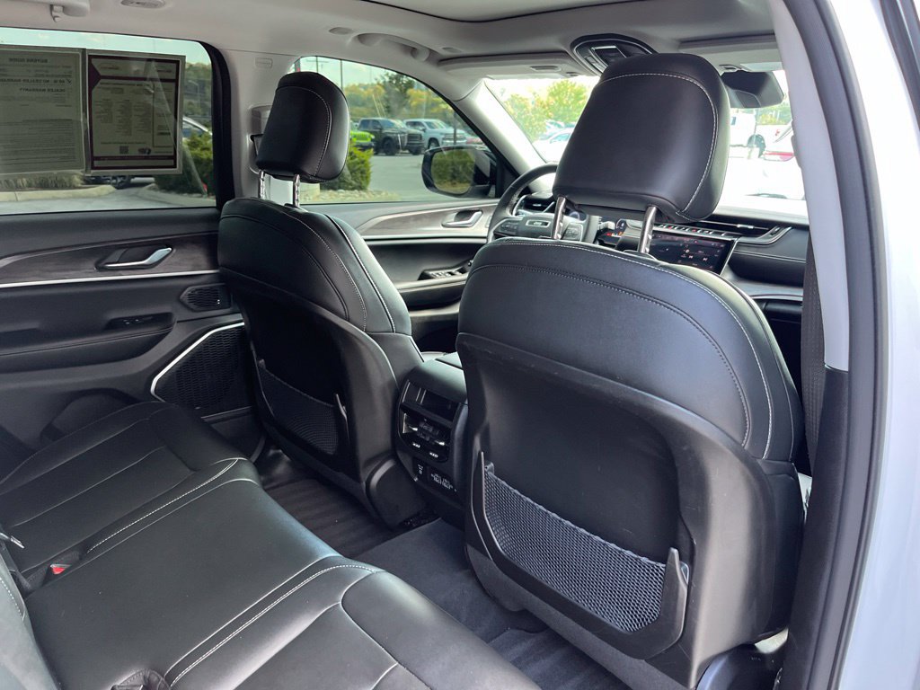 Used 2023 Jeep Grand Cherokee Limited AWD/4WD image 24