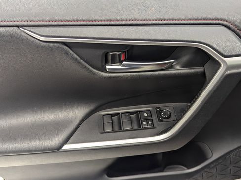 Used 2020 Toyota RAV4 TRD Off-Road image 10