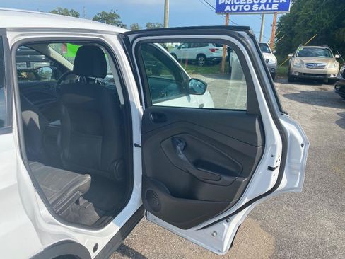 Used 2017 Ford Escape S FWD image 17