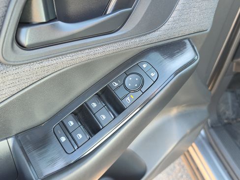 Used 2023 Nissan Rogue S FWD image 18