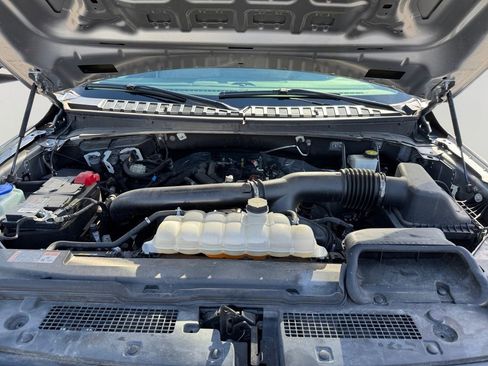 Used 2024 Ford Expedition Limited image 9