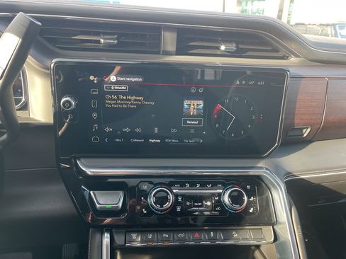 Used 2025 GMC Sierra 3500 Denali Ultimate image 25