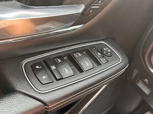 Used 2023 RAM 1500 Laramie AWD/4WD image 19