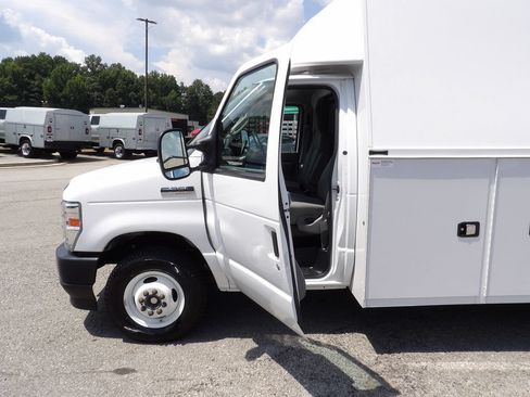Used 2024 Ford E-350 and Econoline 350 Super Duty w/ Driver's Safety Package RWD image 13
