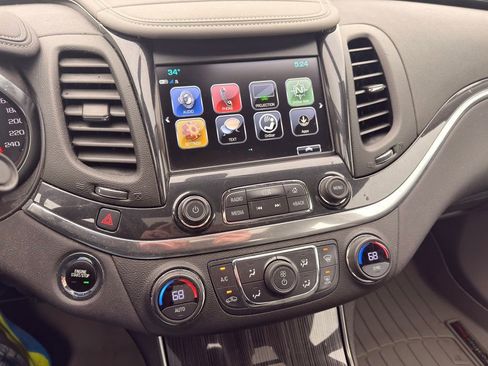 Used 2019 Chevrolet Impala LT image 41