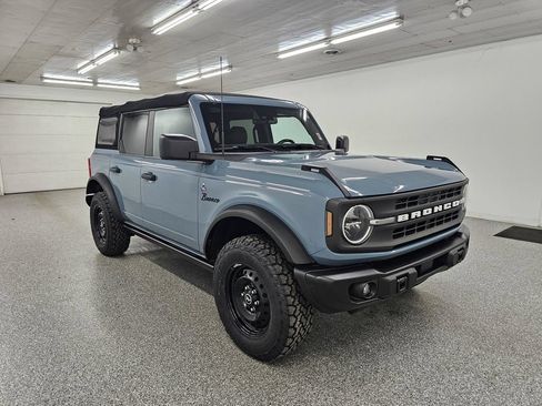 Used 2022 Ford Bronco Black Diamond AWD/4WD image 3