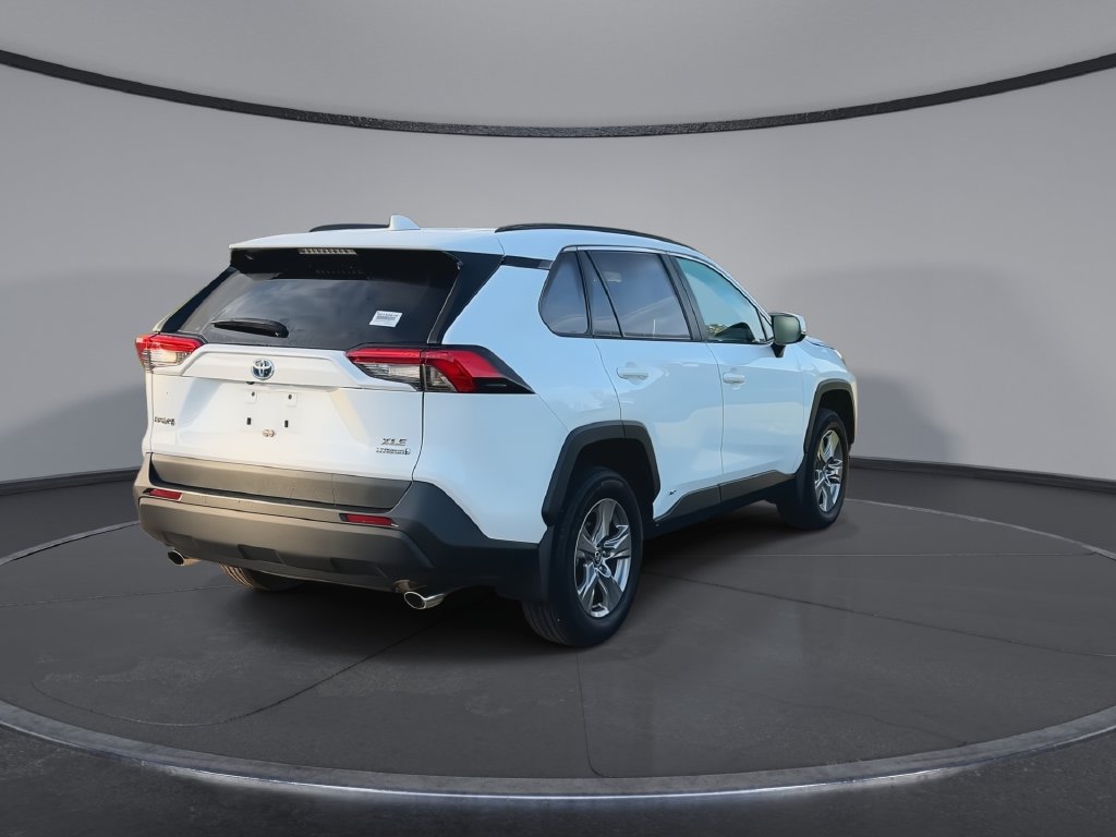 Certified 2024 Toyota RAV4 XLE AWD/4WD image 8