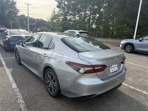 Used 2023 Toyota Camry XLE image 29