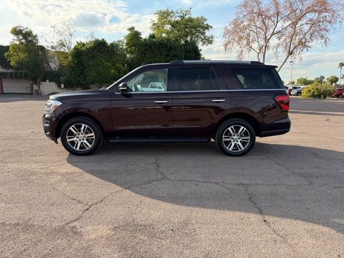Used 2024 Ford Expedition Limited image 5