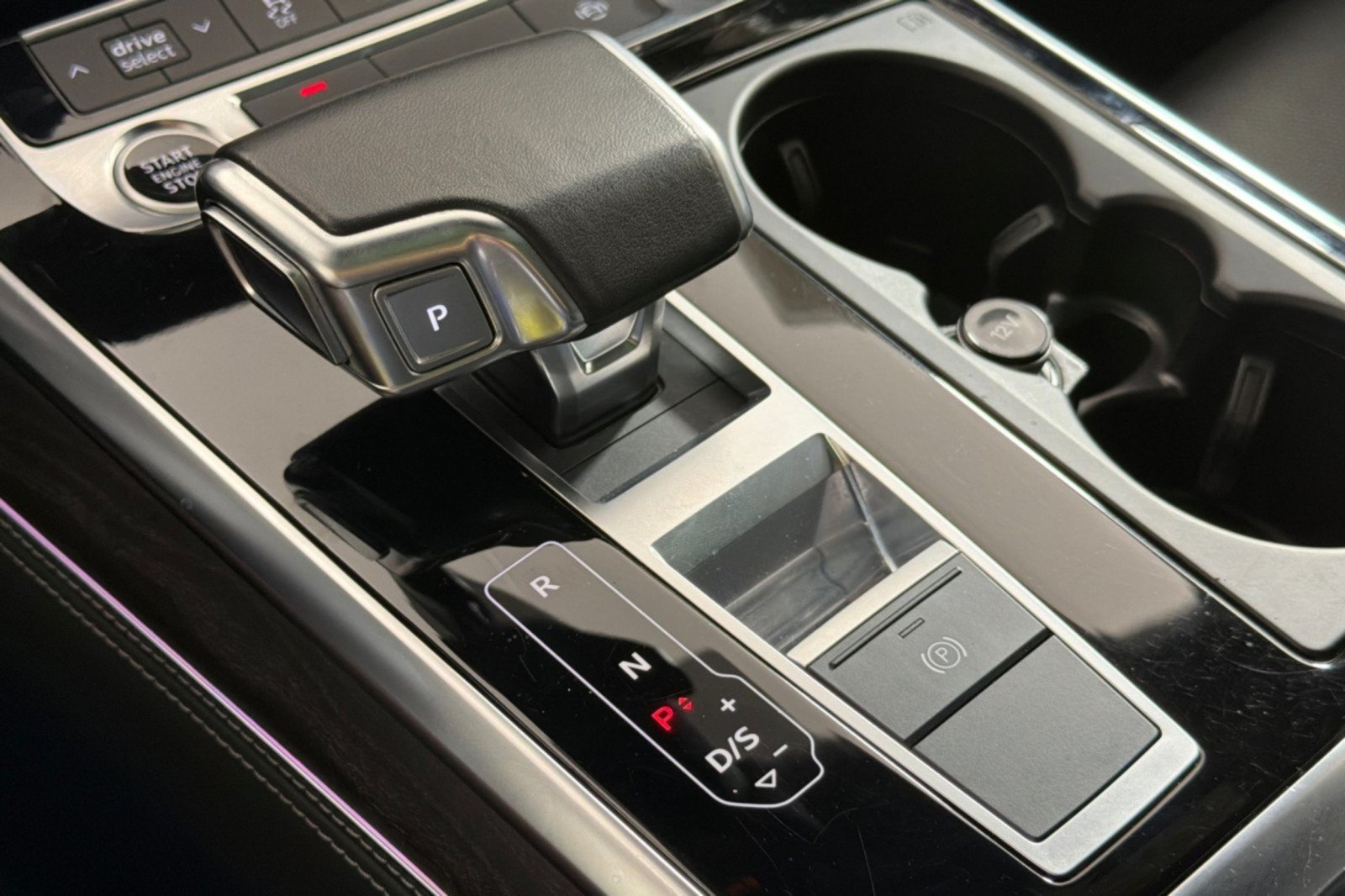 Used 2022 Audi Q8 Premium Plus AWD/4WD image 20