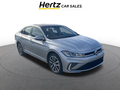 Used 2025 Volkswagen Jetta SE image 1