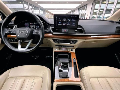 Used 2021 Audi Q5 Premium Plus w/ Premium Plus Package image 15