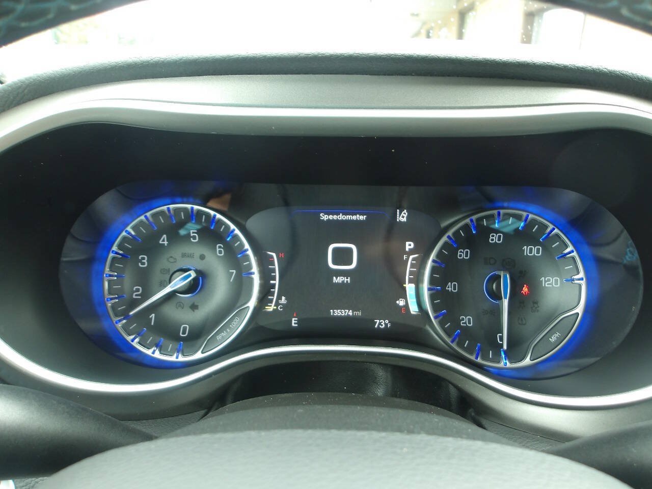 Used 2021 Chrysler Pacifica Touring-L w/ Uconnect Theater Family Group AWD/4WD image 13