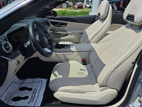 Used 2026 Mercedes-Benz CLE 450 4MATIC Cabriolet image 10