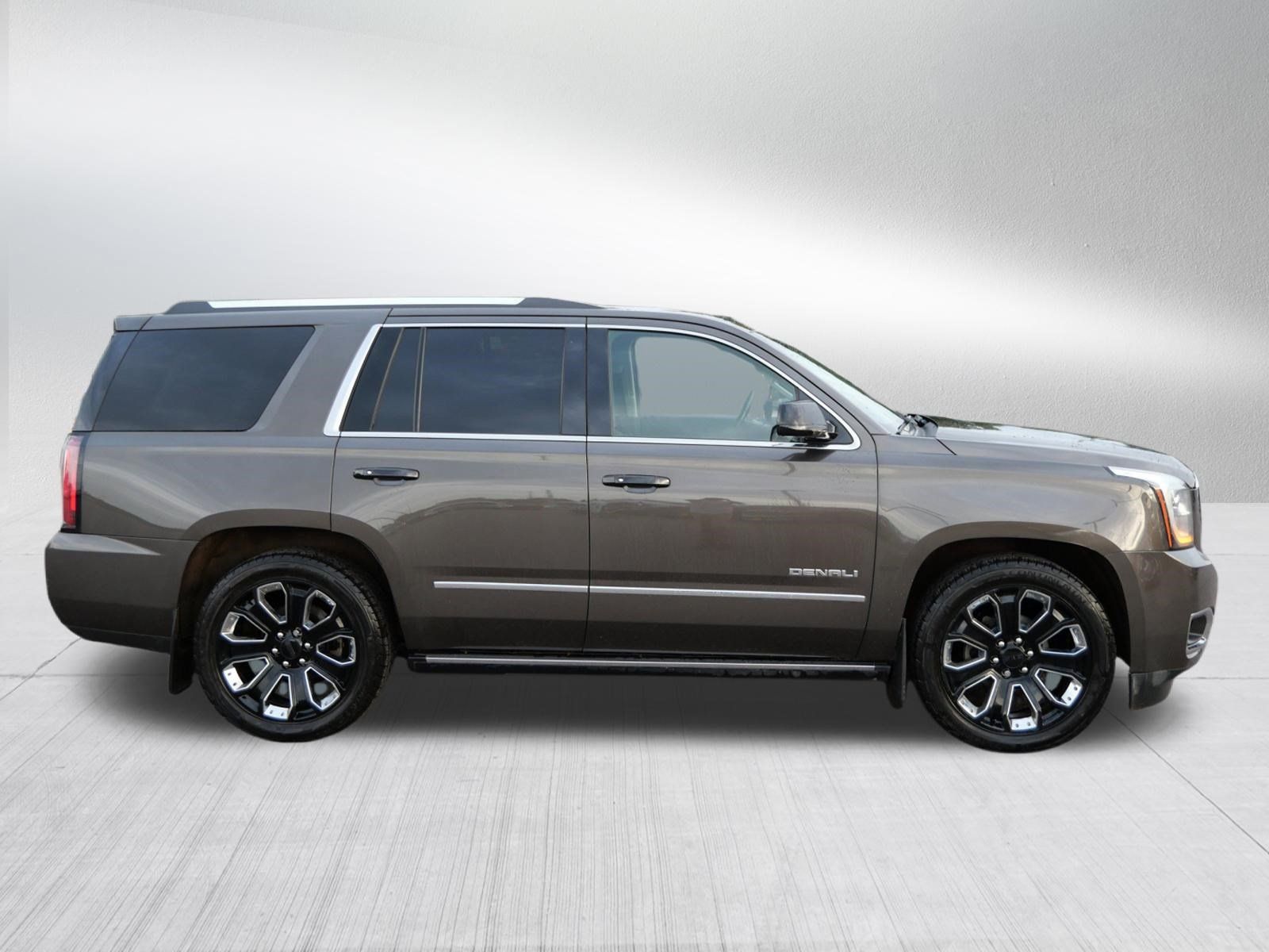Used 2019 GMC Yukon Denali w/ Denali Ultimate Package AWD/4WD image 8
