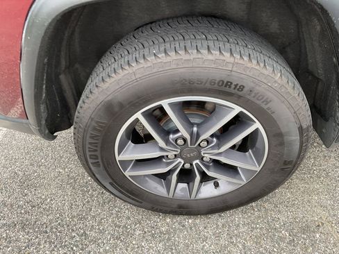 Used 2019 Jeep Grand Cherokee Limited AWD/4WD image 10