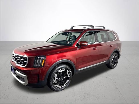 Used 2024 Kia Telluride S w/ S Sunroof Package image 2